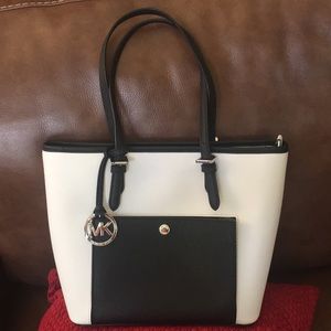 Michael Kors 💯 Jet Set Item Med Saffiano tote